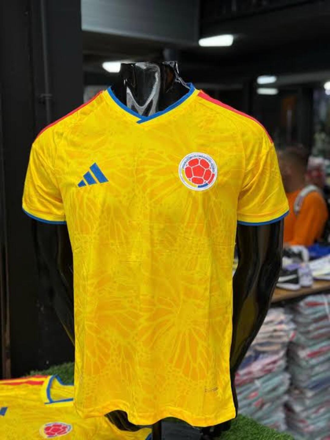 Camiseta Selección Colombia: ¡Vive el Fútbol - Mundial 2026 con Pasión! 🎁PROMOCION SORTEO WIN SPORT GRATIS POR 6 MESES🎁